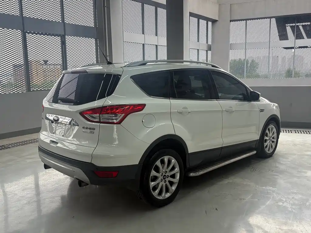 Kuga 1.5 L GTDi 2 WD Style
