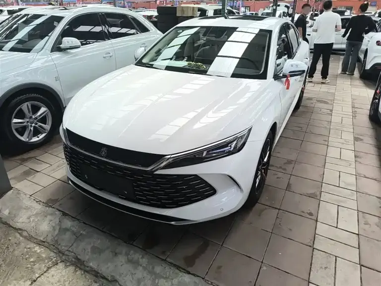 BYD Qin L DM-i 120 KM Outstanding