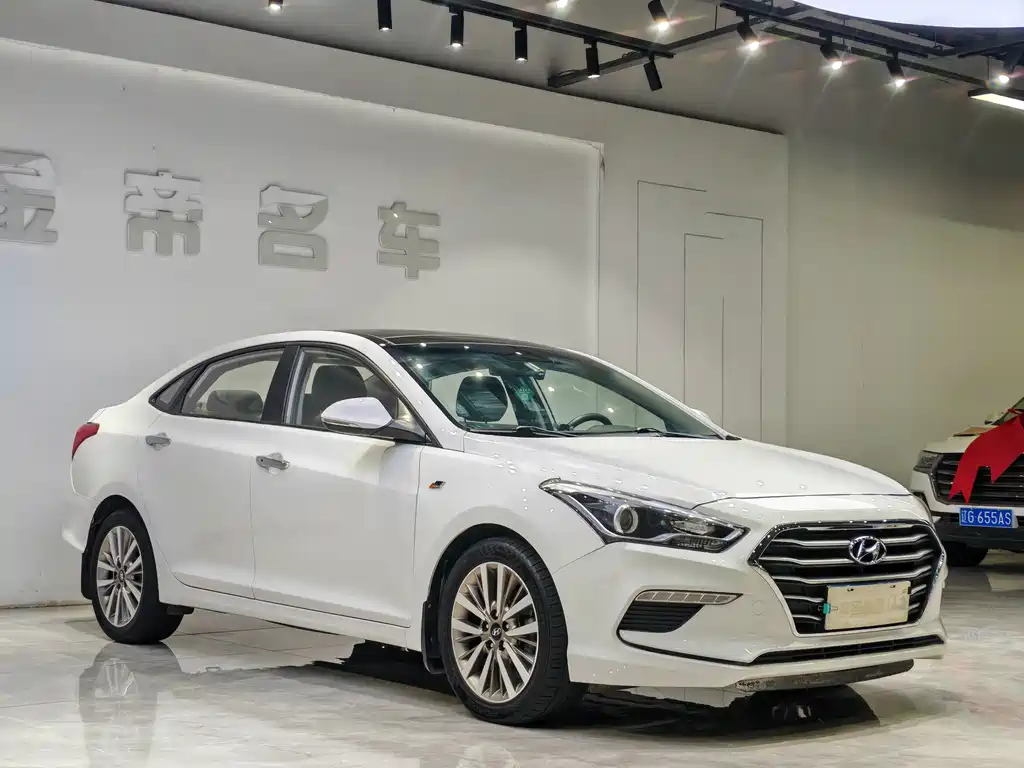 Mistra 1.8 L Auto Distinguished DLX CN-VI