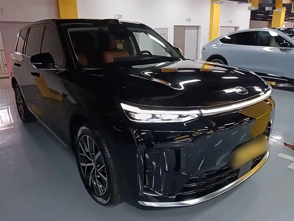 Trumpchi Xiangwang S9 Qiankun UItra 6-seat
