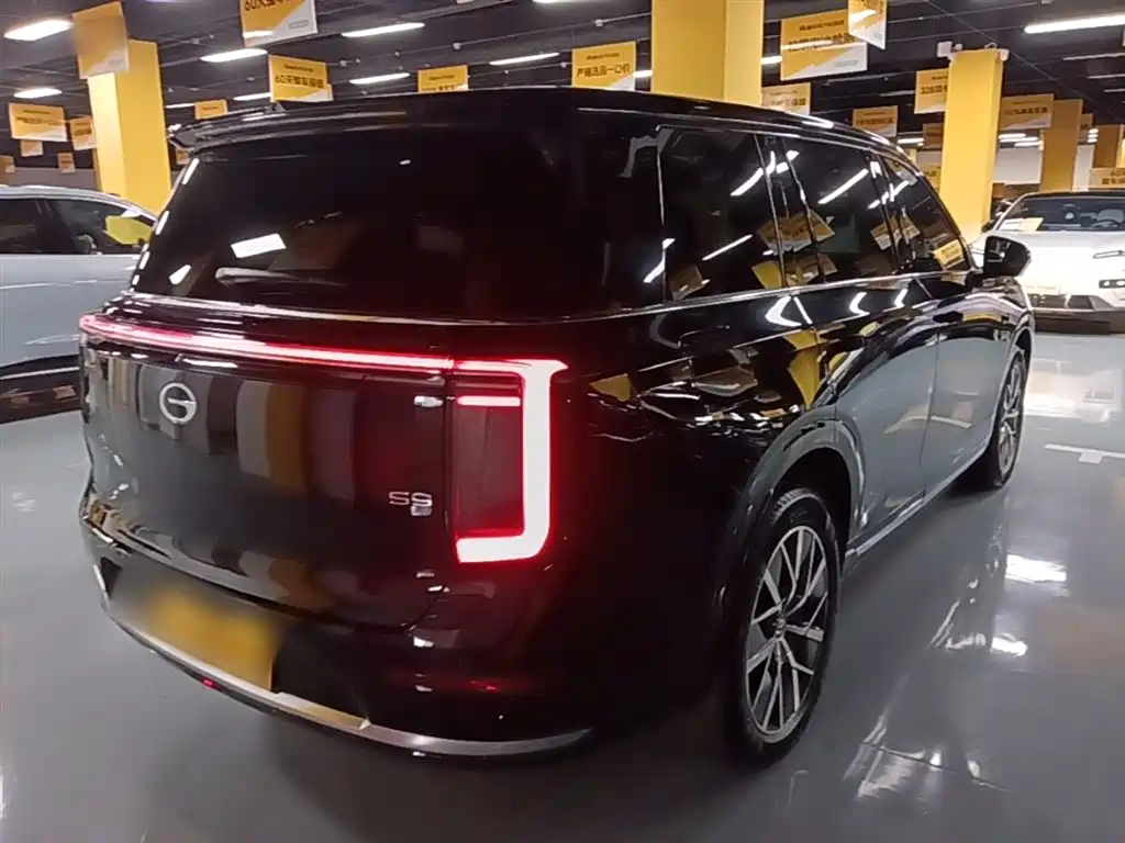 Trumpchi Xiangwang S9 Qiankun UItra 6-seat