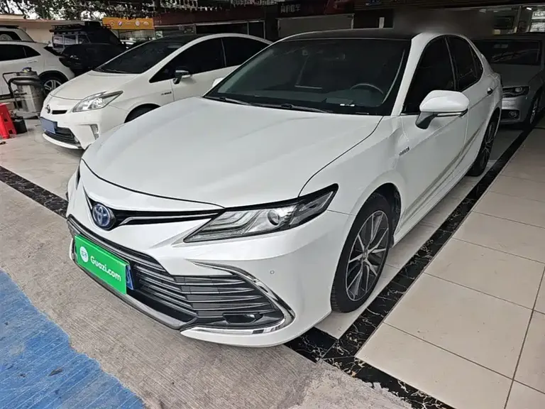Toyota Camry Dual Engine 2.5 HG Luxury