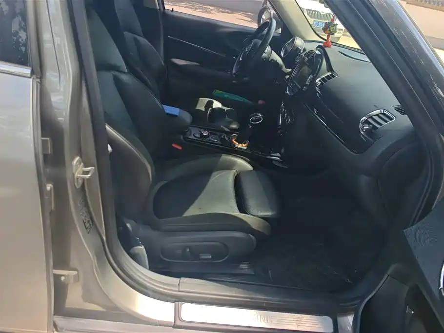 MINI CLUBMAN MINI CLUBMAN 2016款 1.5 T COOPER 鉴赏家版