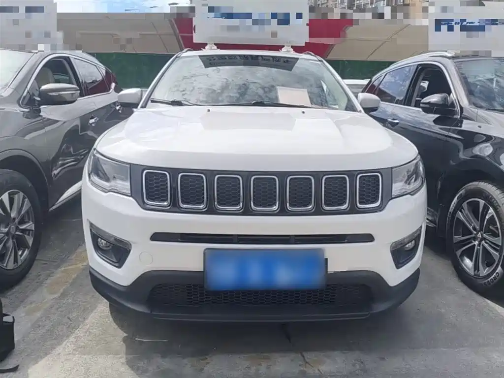 Compass 200 T Auto Home Enjoyment