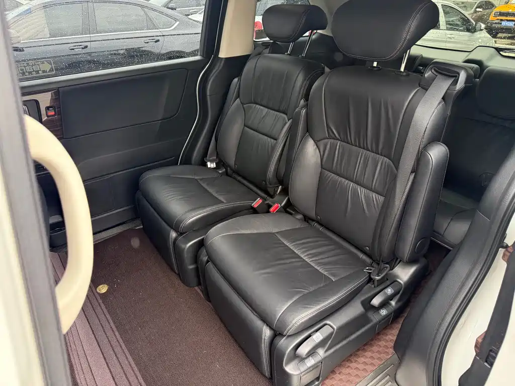 Elysion 2.4 L Style