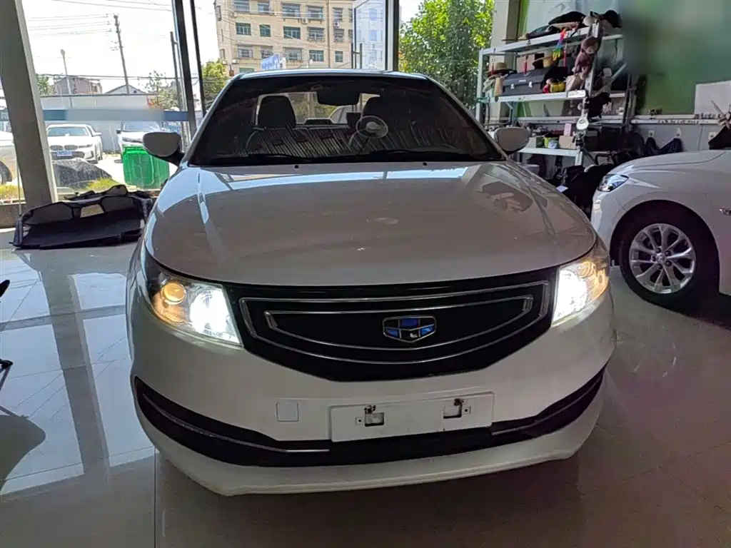 Vision 1.5 L Auto Happy