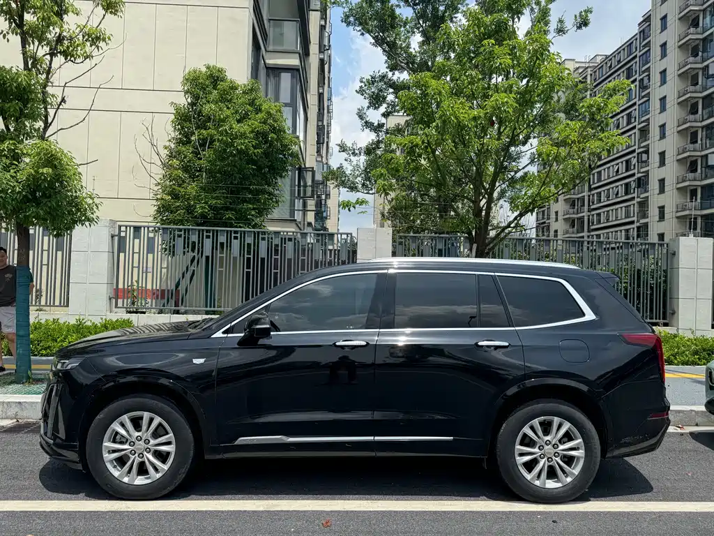 Cadillac XT6 2.0 T 7-seat 4 WD Style