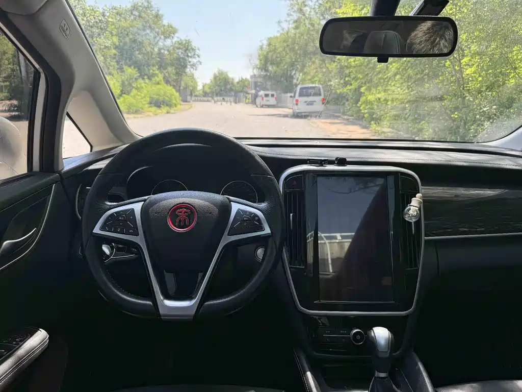 Song MAX 1.5 T Auto Connected Elite 6-seat
