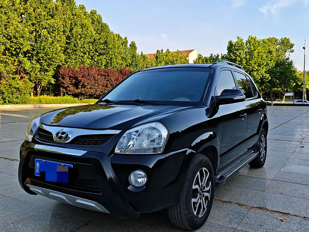 Tucson 2.0 L Manual 2 WD Fashion