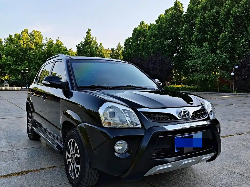 Tucson 2.0 L Manual 2 WD Fashion