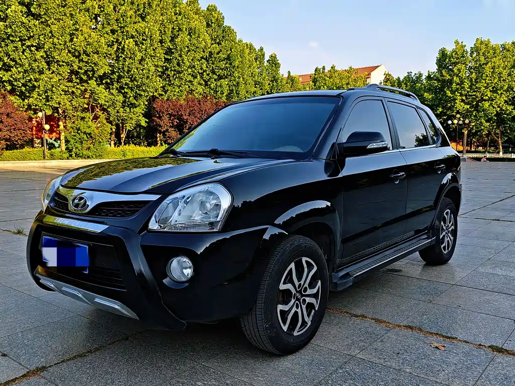 Tucson 2.0 L Manual 2 WD Fashion
