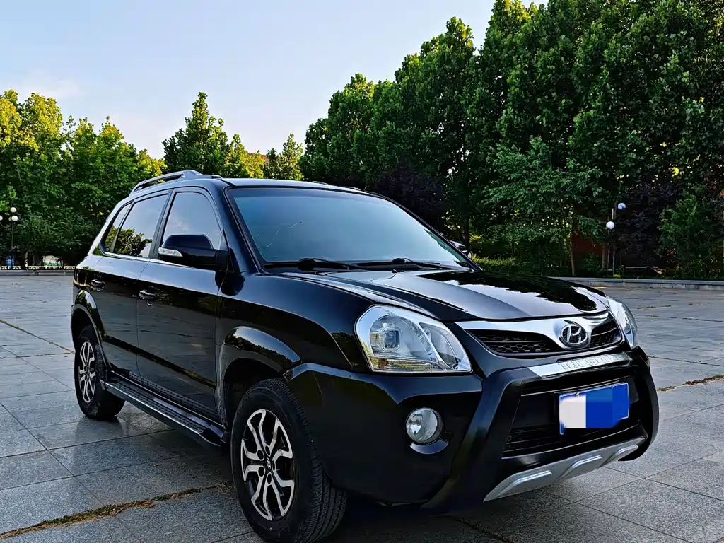 Tucson 2.0 L Manual 2 WD Fashion