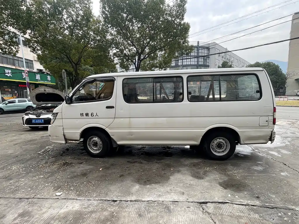 Jinbei Hiace 金杯海狮 2014款 2.0 L第五代动力王舒适型V20