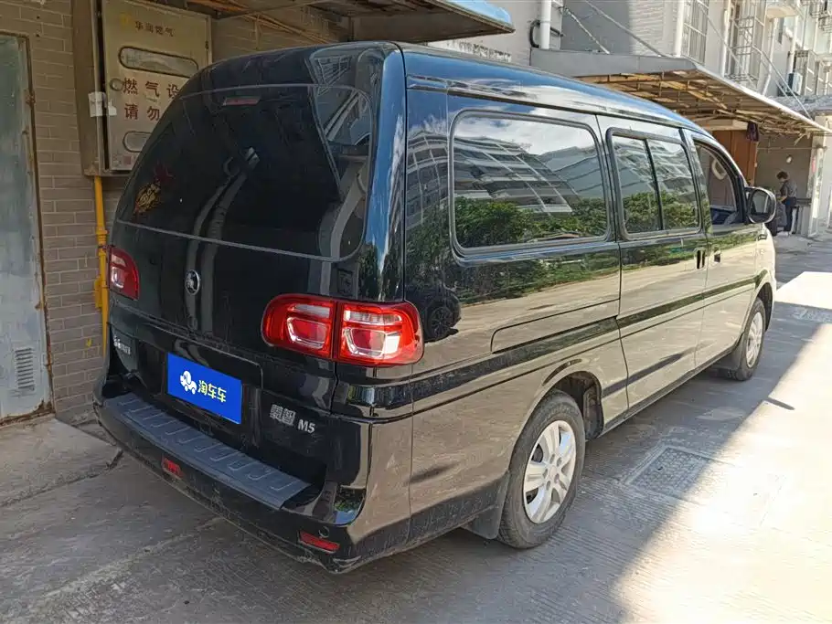 Lingzhi M5 L 1.6 L Utility 7-seat