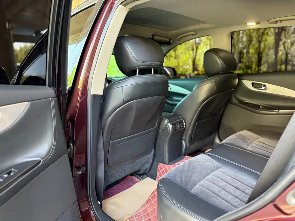 Infiniti QX50 2.5 L Comfort