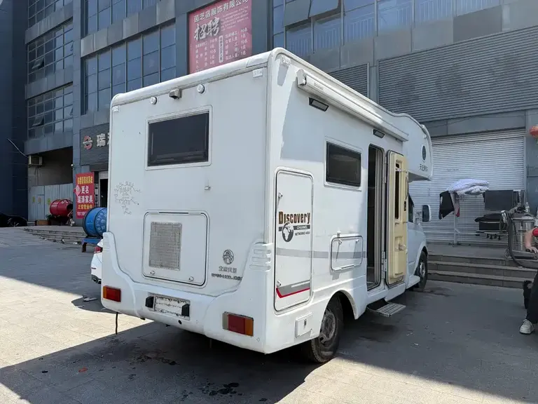 Maxus Xintu V80 新途V80 2018款 2.5 T AMT傲运通改款长轴中顶7座