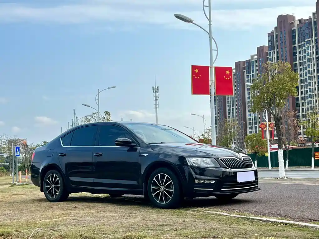 Octavia 1.6 L Manual Smart Travel