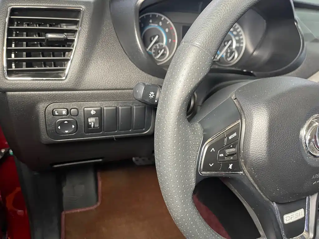Fengguang S560 风光S560 2019款 1.5 T CVT精英型 7座