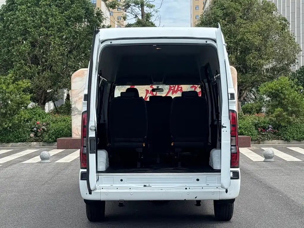 JMC Fushun 2.0 T Manual MWB Mid Roof Commercial Multi-purpose Passenger 7-seat