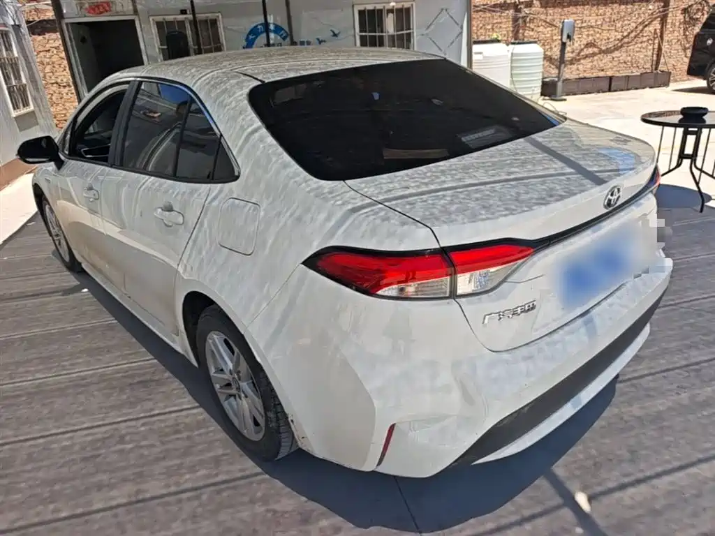 Levin Dual Engine 1.8 H E-CVT Leading