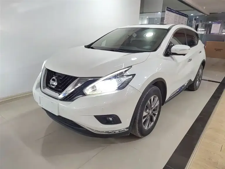 Nissan Murano 2.5 L XL 2 WD Connected Luxury CN-V