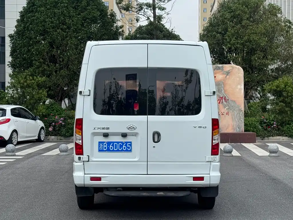 Xintu V80 2.0 T Manual Classic Aoyuntong LWB Mid Roof 6 7 8 9-seat