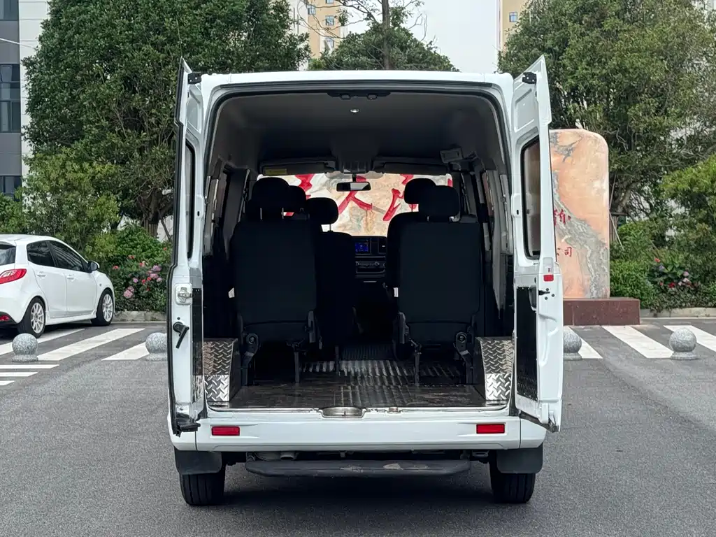 Xintu V80 2.0 T Manual Classic Aoyuntong LWB Mid Roof 6 7 8 9-seat