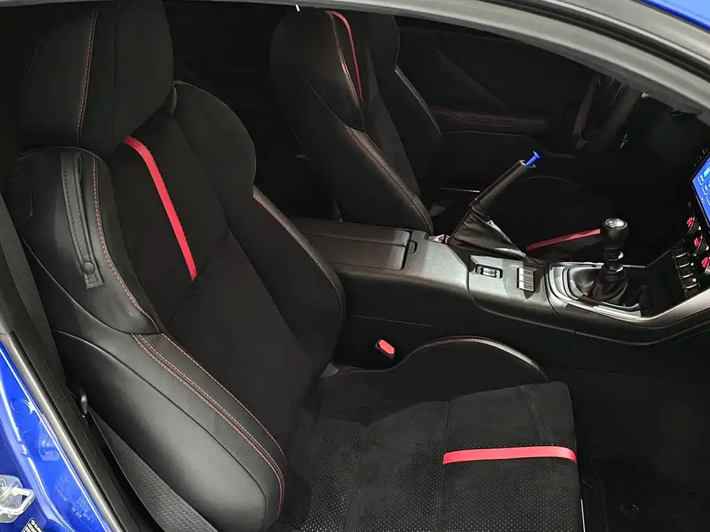 Subaru BRZ 2.4 L Manual