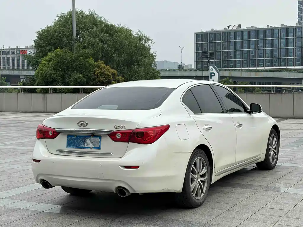 Infiniti Q50 L 2.0 T Joy
