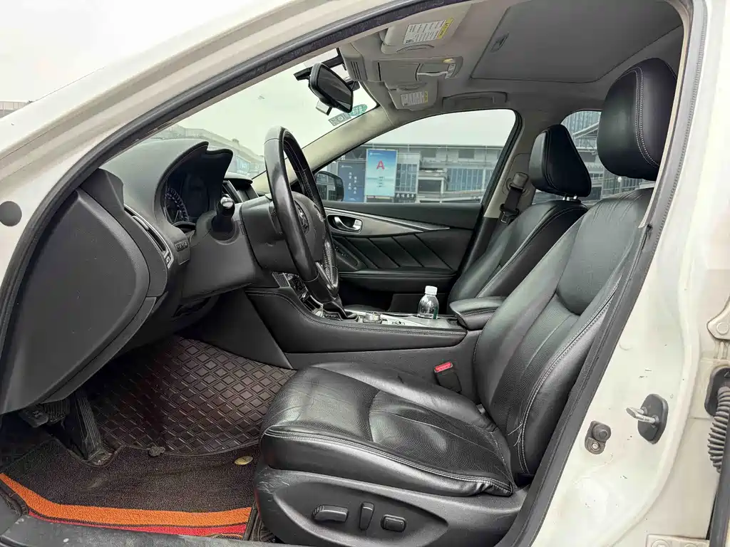 Infiniti Q50 L 2.0 T Joy