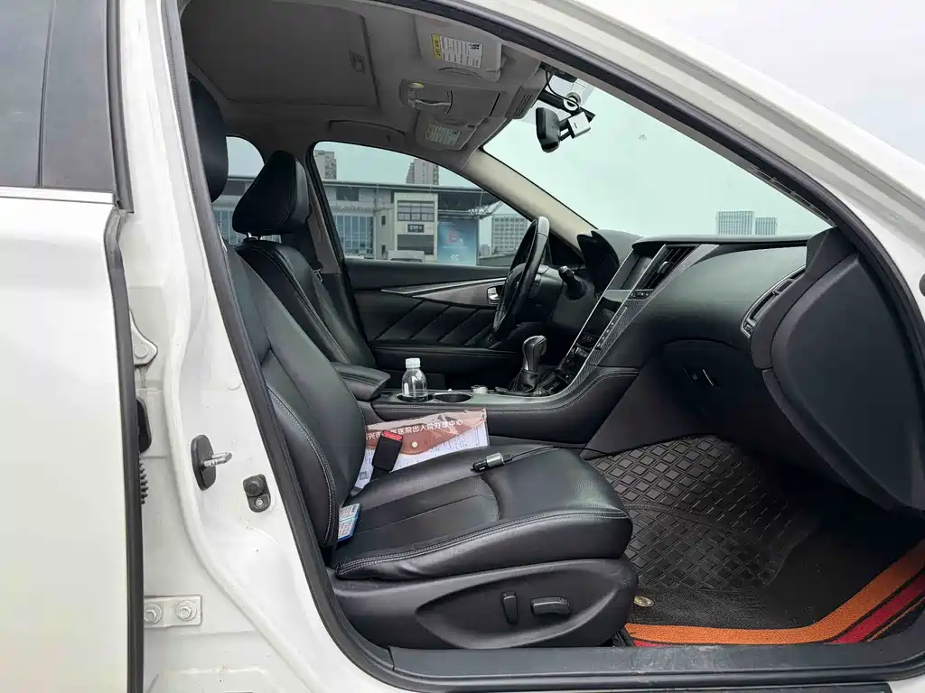 Infiniti Q50 L 2.0 T Joy