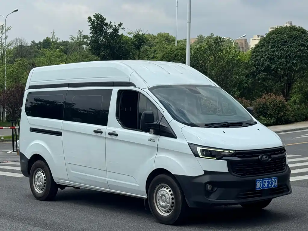 Transit 2.0 T Diesel Manual Multi-purpose Commercial MWB Mid Roof 5 6-seat