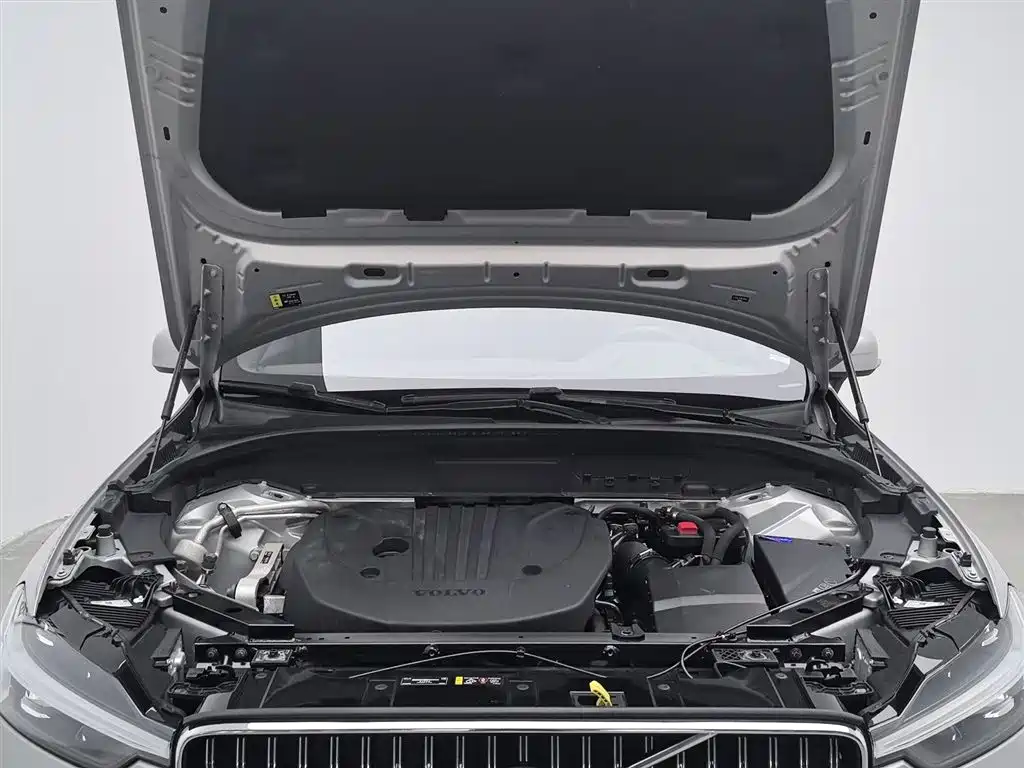 Volvo XC60 B5 4 WD Smart Ease Luxury