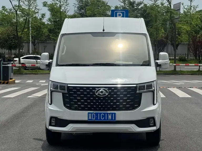 Maxus Xintu V80 2.0 T PLUS Manual All-round LWB Mid Roof 6 7 8 9-seat