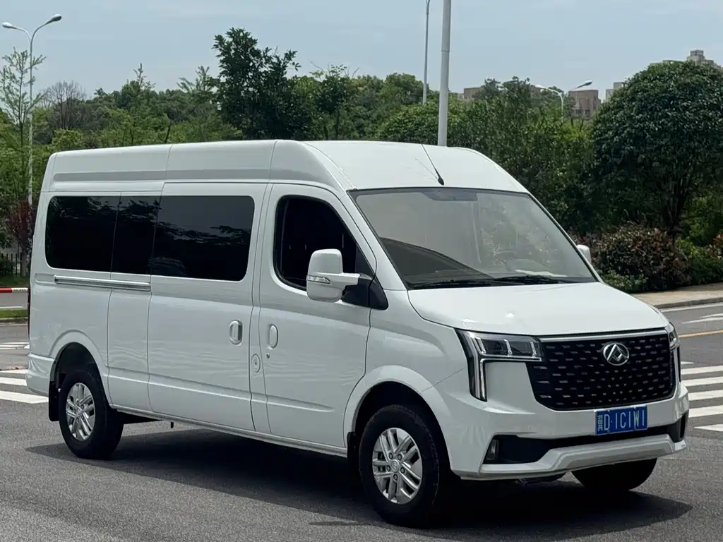 Xintu V80 2.0 T PLUS Manual All-round LWB Mid Roof 6 7 8 9-seat