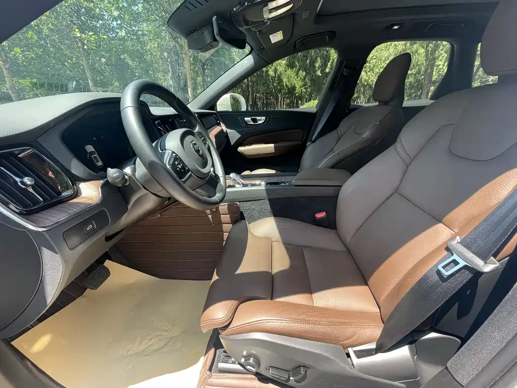 Volvo XC60 B5 4 WD Smart Vision Luxury