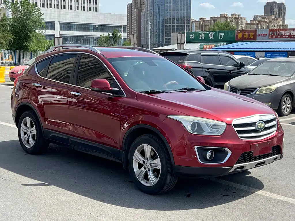 Besturn X80 2.0 L Auto Luxury