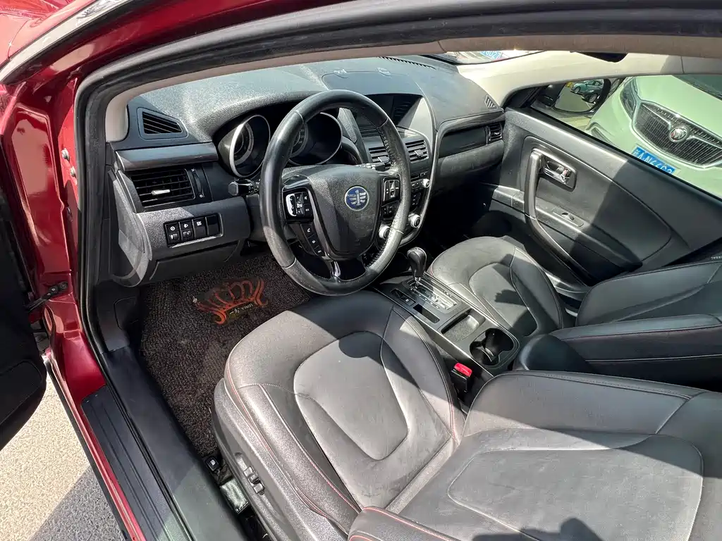 Besturn X80 2.0 L Auto Luxury