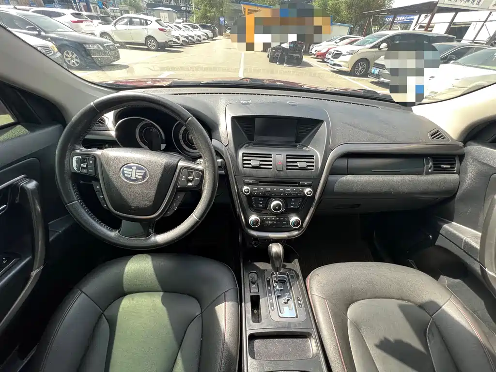 Besturn X80 2.0 L Auto Luxury