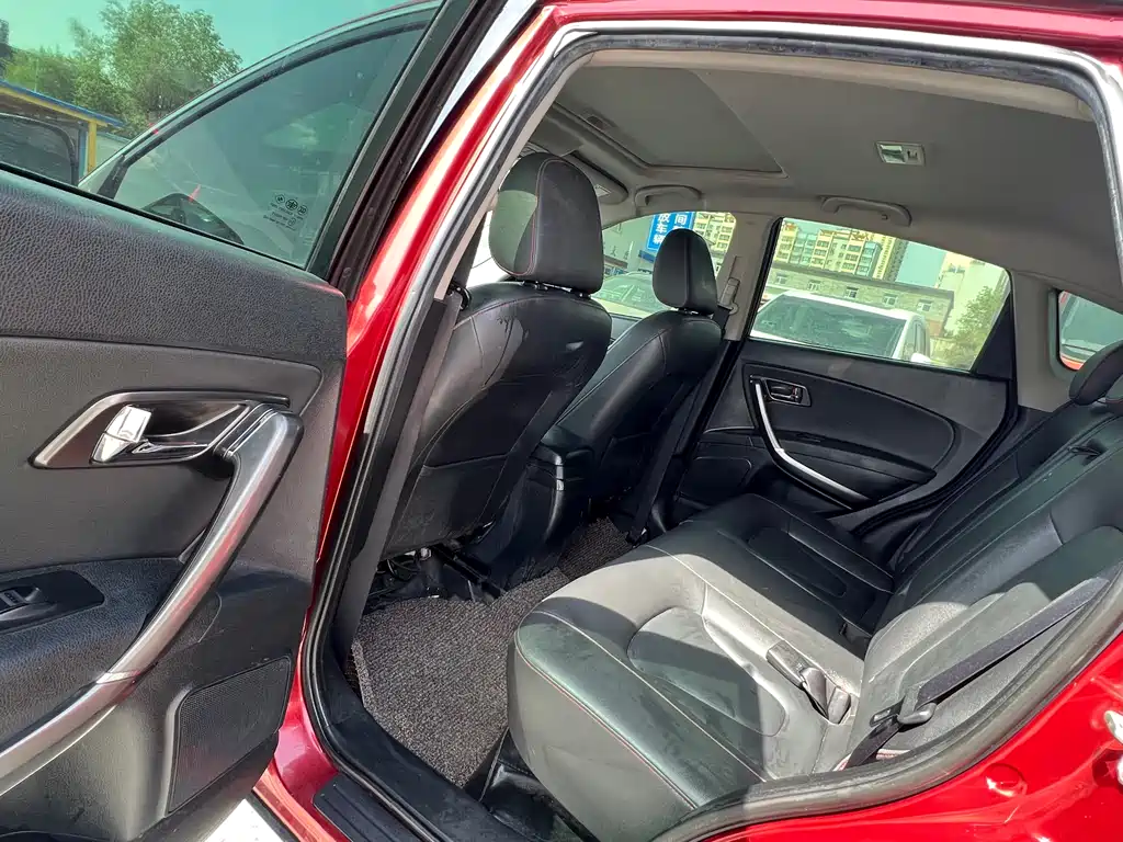 Besturn X80 2.0 L Auto Luxury