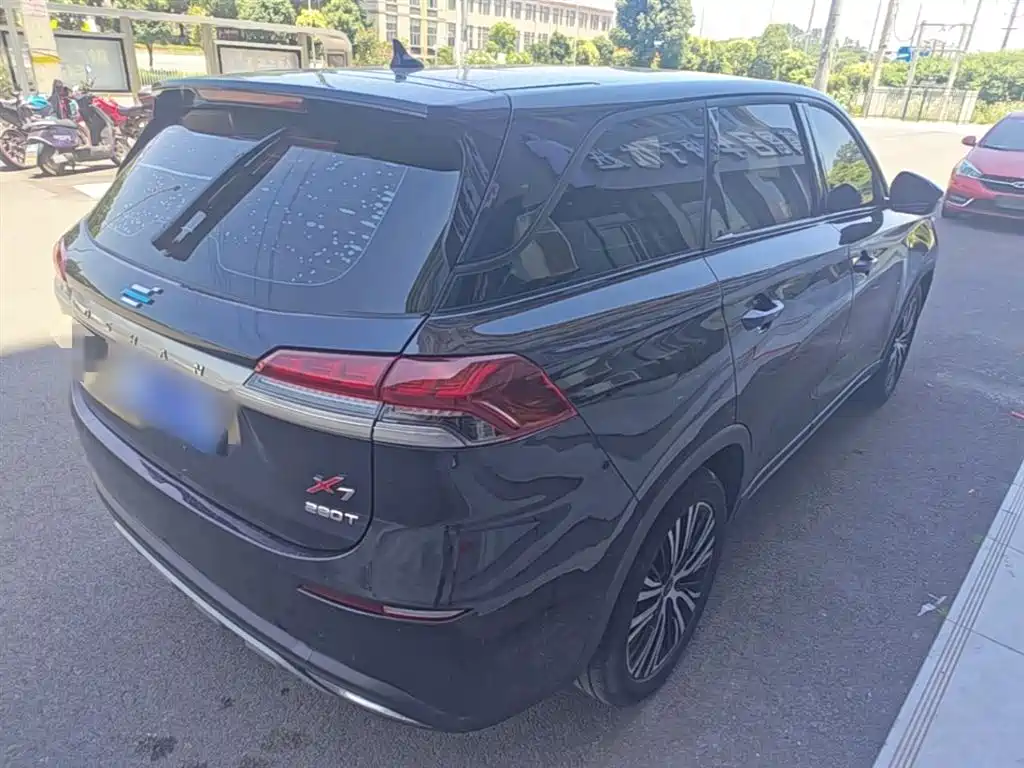 Changan Oshan X7 1.5 T Auto Luxury