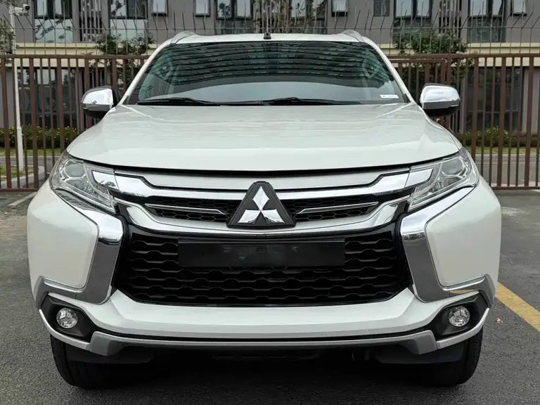Mitsubishi Pajero Sport (Import) 帕杰罗·劲畅进口 2019款 3.0 L 标准型