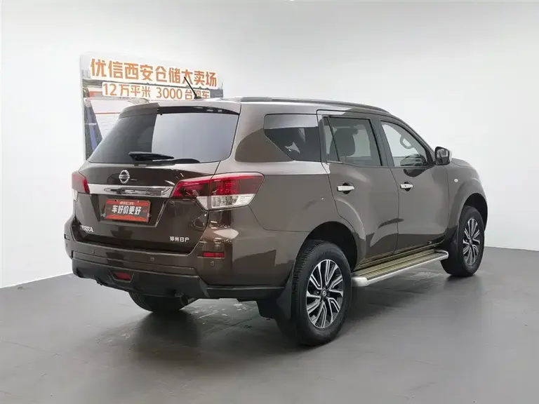 Nissan Terra 2.5 L Auto 2 WD Luxury