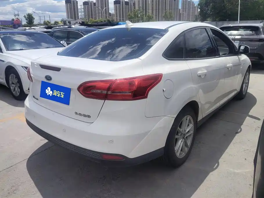 Focus Sedan 1.6 L Auto Style