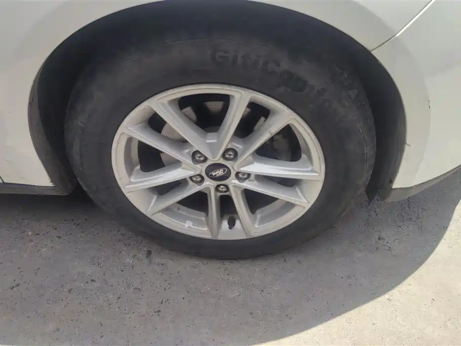 Focus Sedan 1.6 L Auto Style