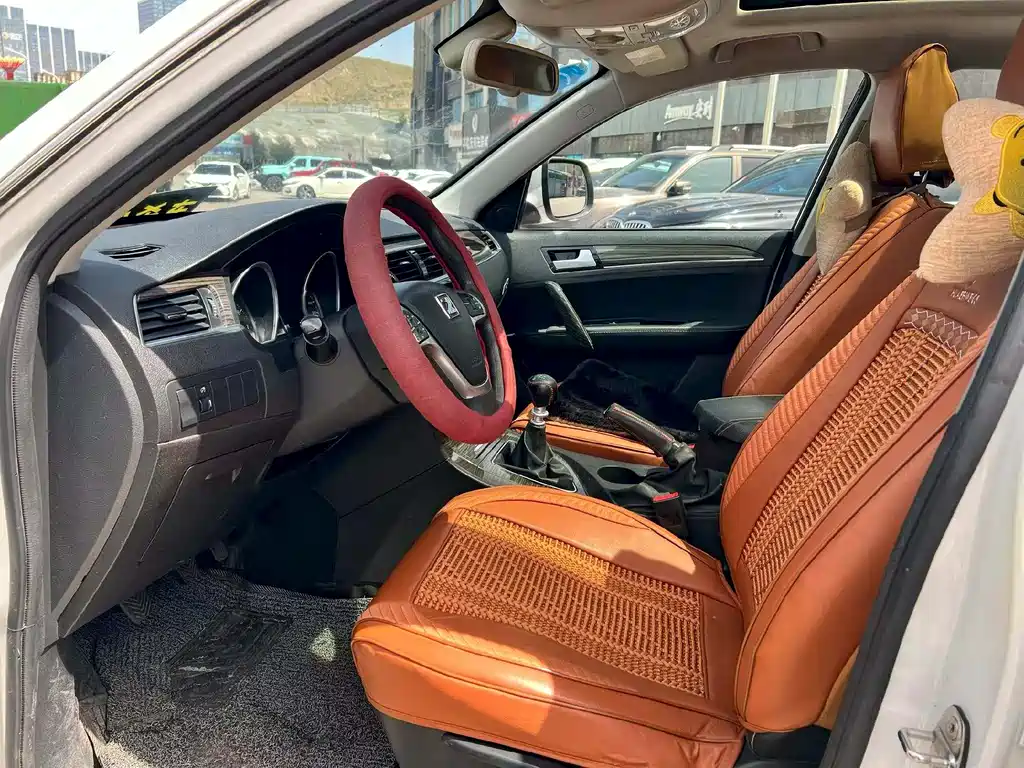 Zotye T600 众泰T600 2014款 1.5 T 手动精英型
