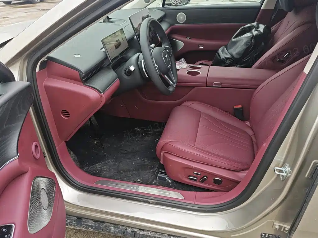 Voyah Zhuiguang L 4 WD Ultra