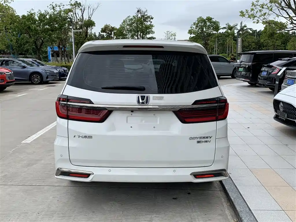Odyssey 2.0 L e:HEV Sharp· Smart Enjoyment
