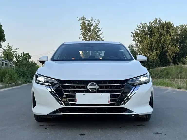 Nissan Sylphy 1.6 L CVT Joy
