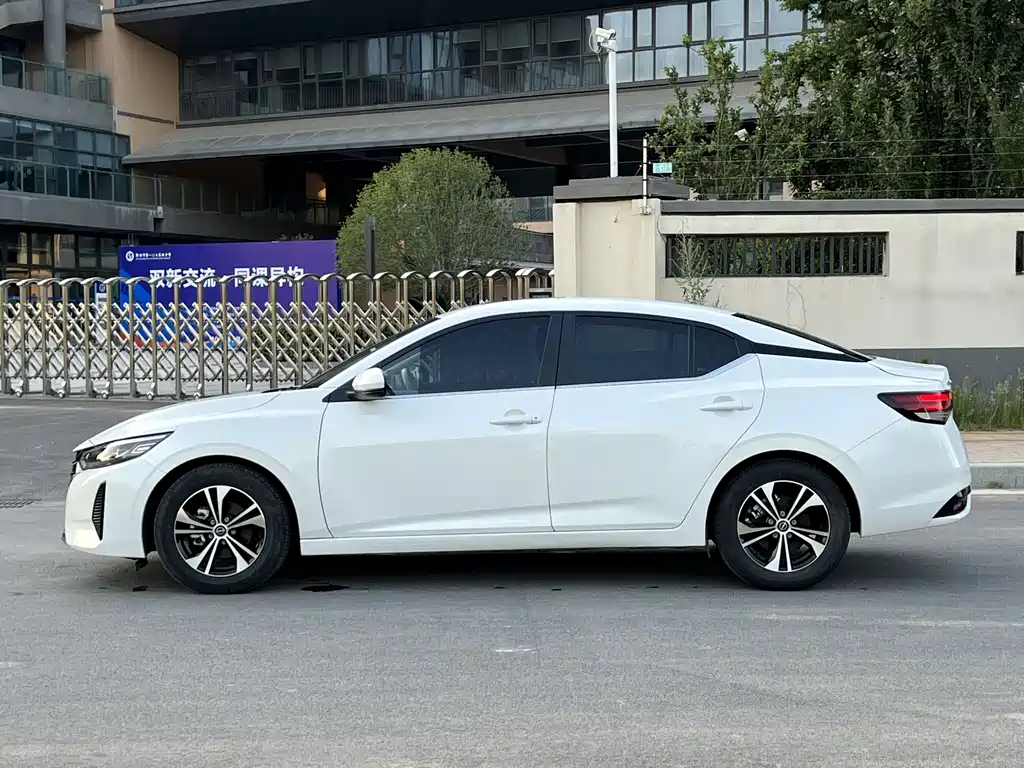Sylphy 1.6 L CVT Joy